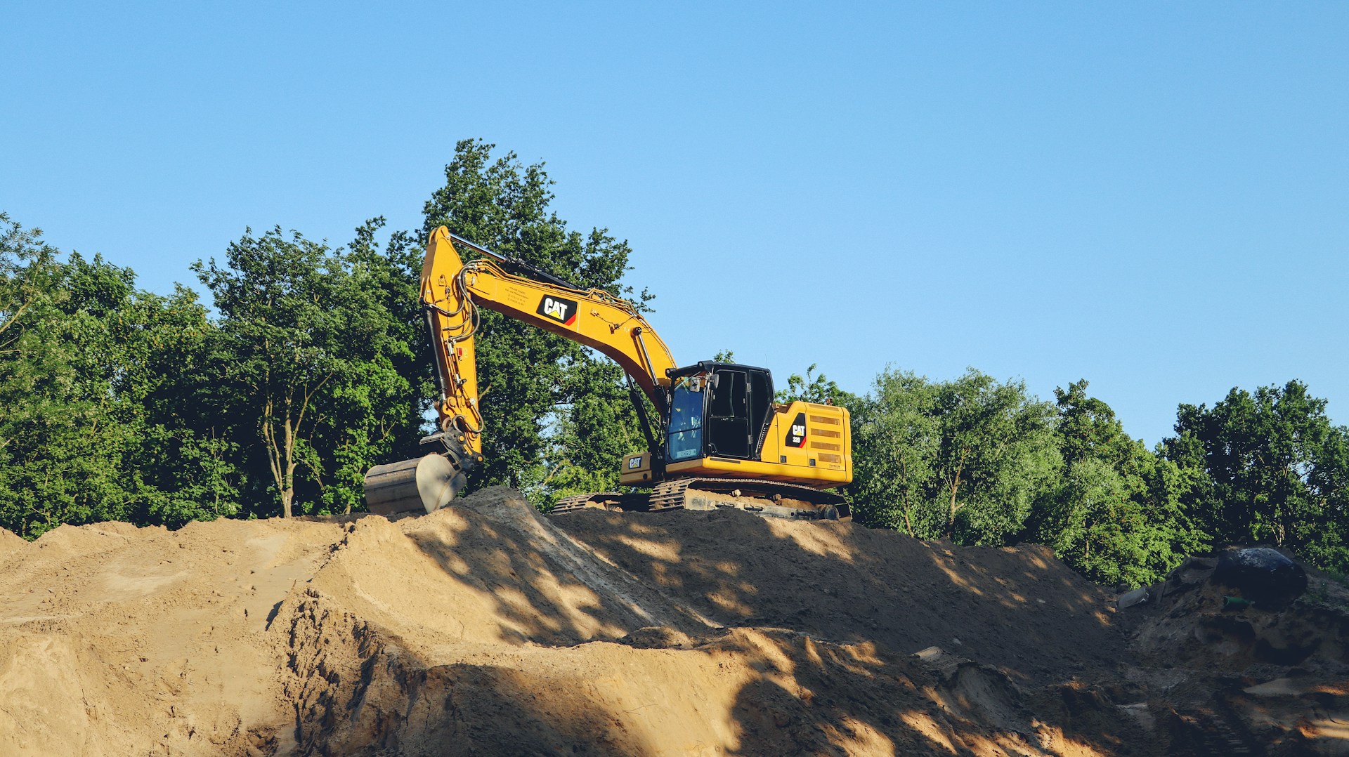 Excavator heavy duty machine